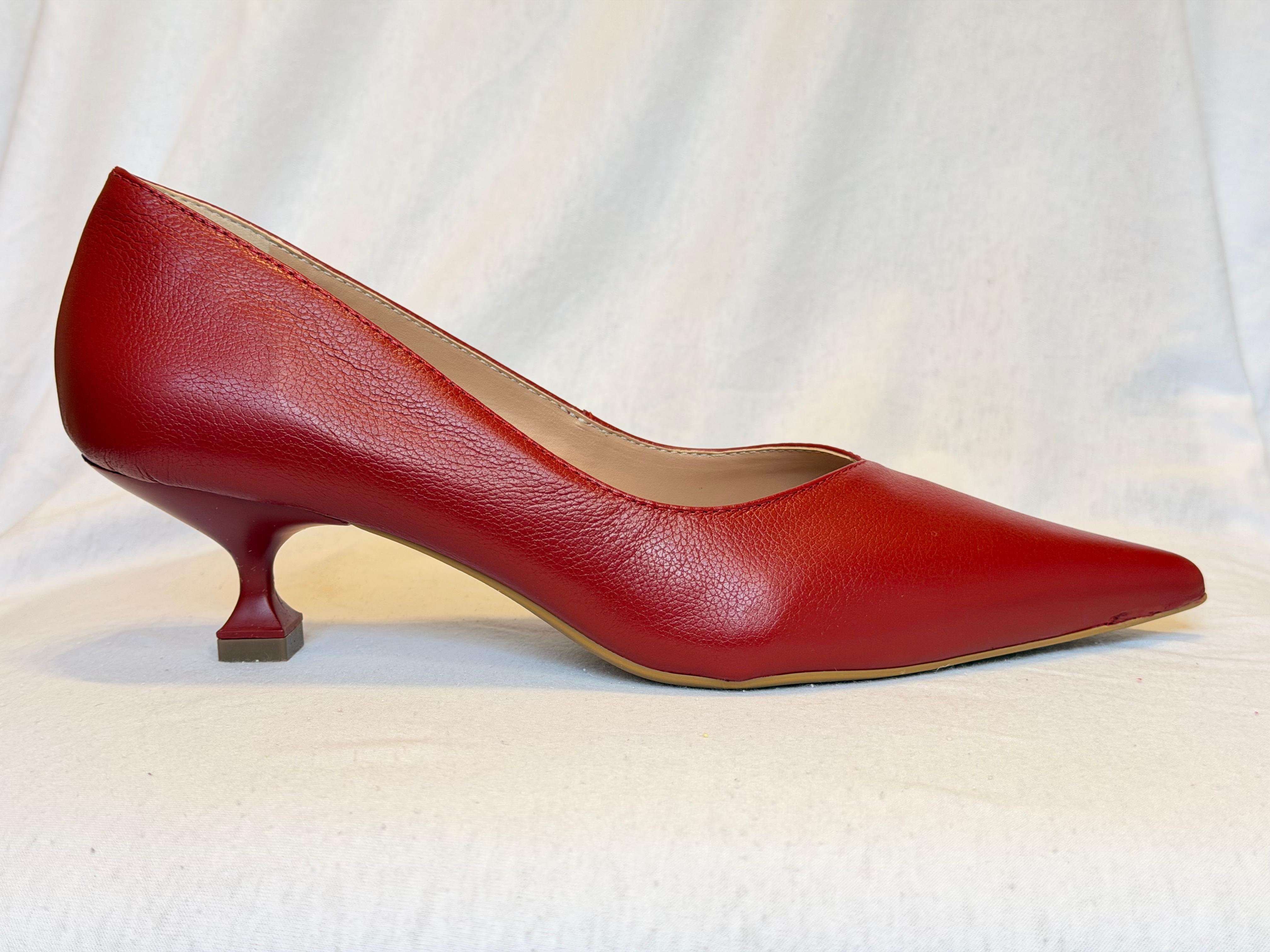 Scarpin feminino nude em couro elegante da Ane Grace